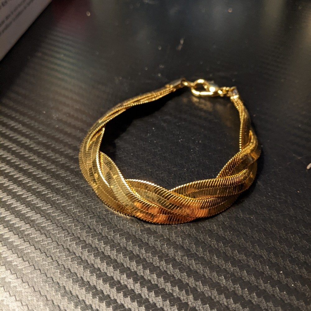 Avon Gold Tone Bracelet